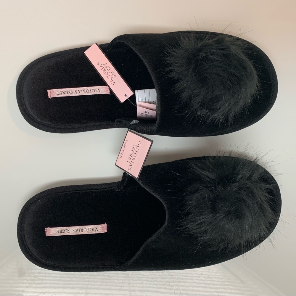 Victoria’s Secret Black Pom Pom slippers large